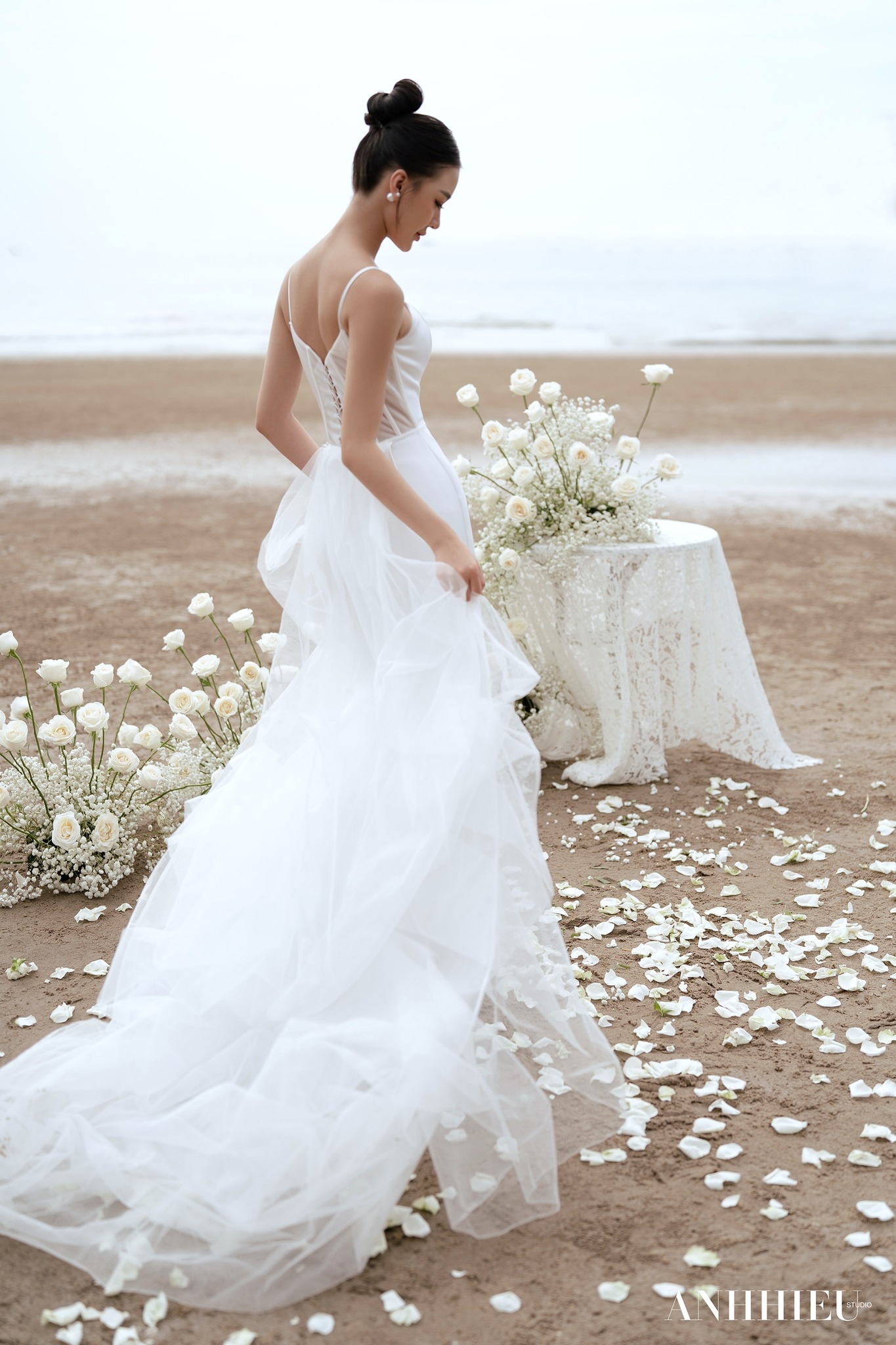 vay-cuoi-studio-anh-hieu.jpg